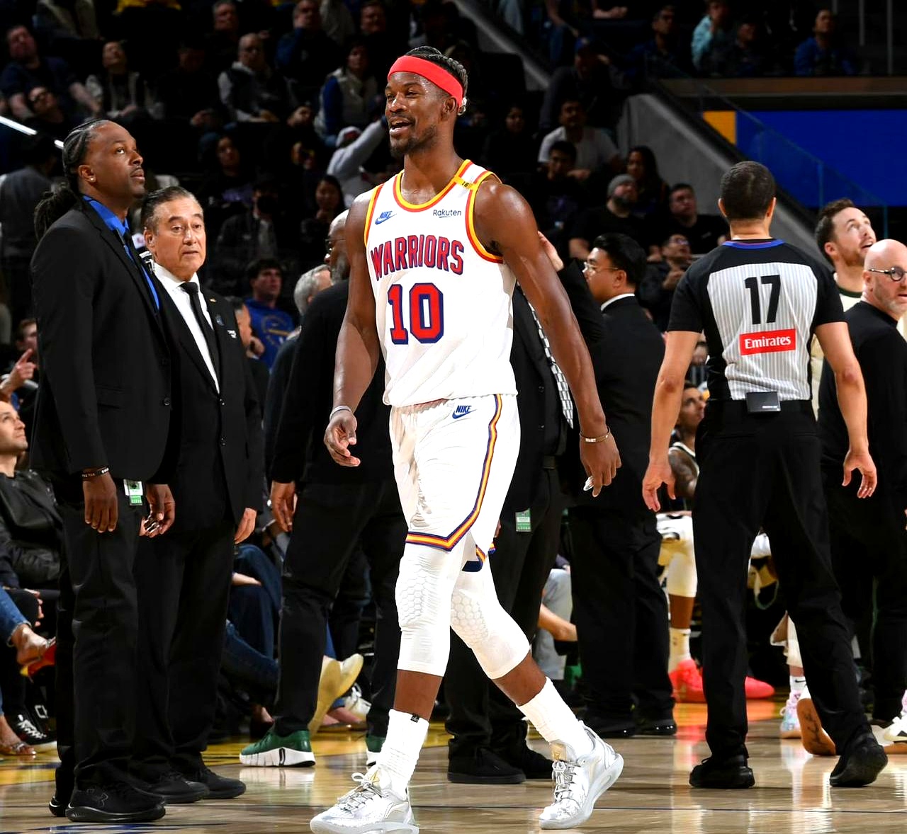 关于雄鹿逆转勇士，双塔组合砍下+的信息