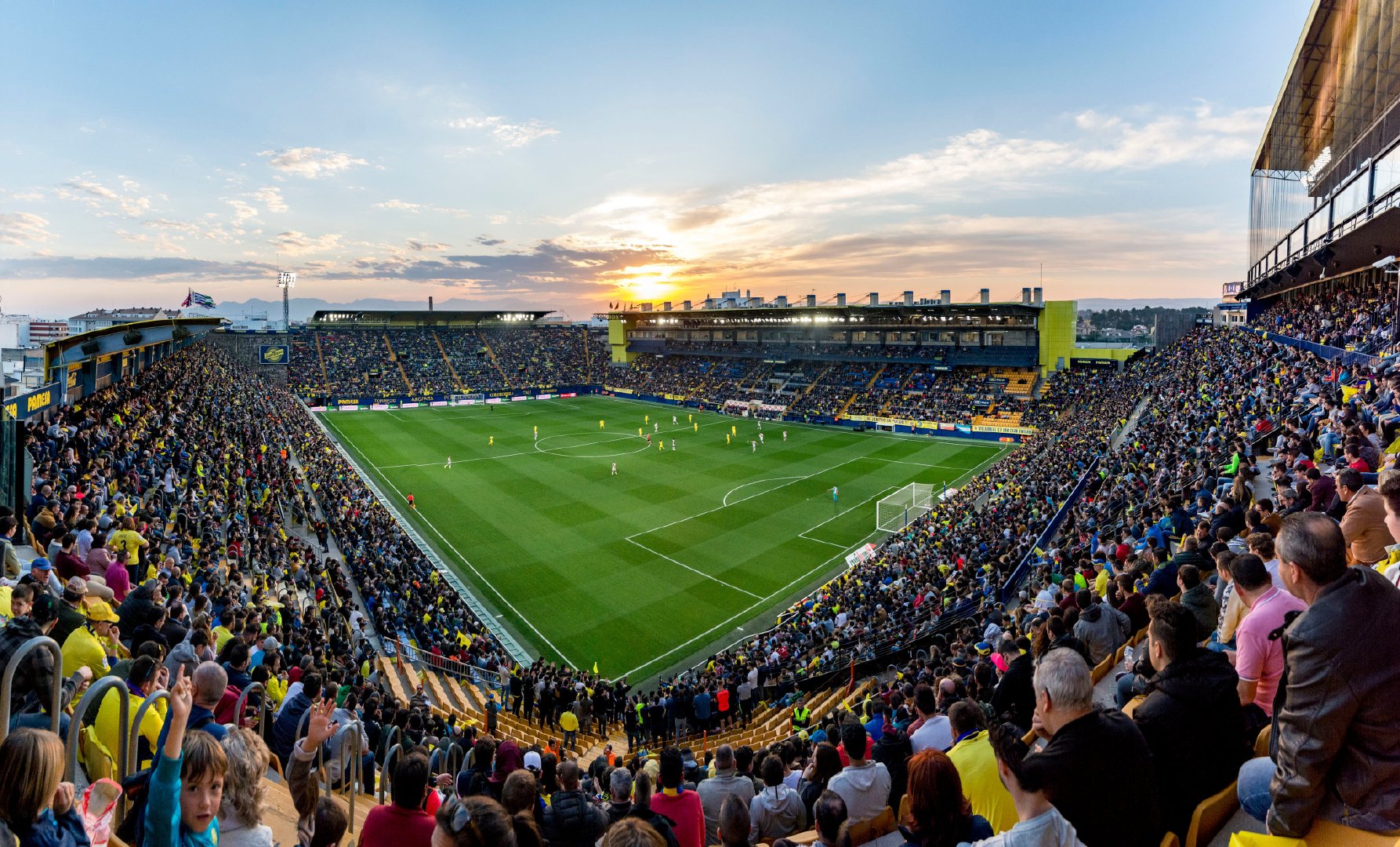 开云体育官网-格拉纳达攻占桑坦德球场，稳扎稳打