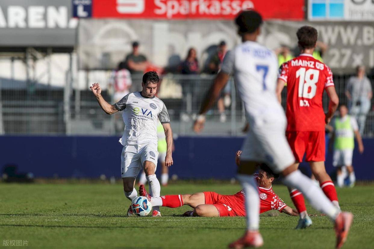 关于沃尔夫斯堡再次晋级德国杯四强赛的信息