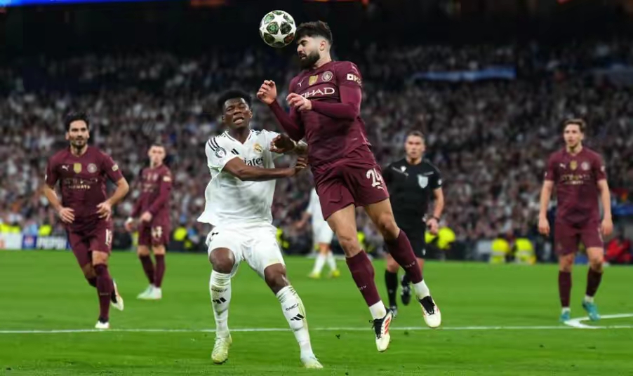 曼联客场败给西汉姆,重返欧战之路坎坷 曼联客场败给西汉姆,重返欧战之路坎坷