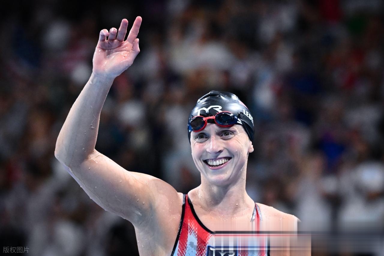 开云APP-美国游泳名将再次登顶，破纪录夺金