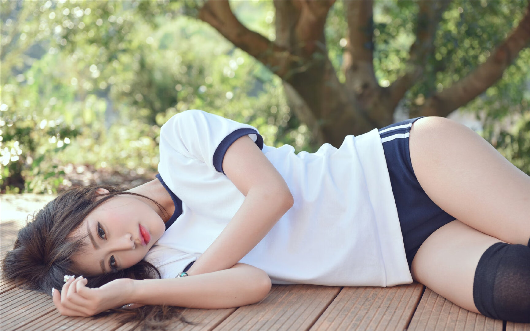 跨界传奇,当橄榄球战场遇见NBA巨星的降临