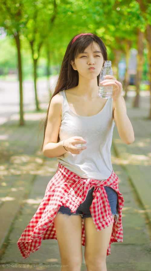 孙兴慜，孤胆英豪，征服年度焦点之战的暗夜