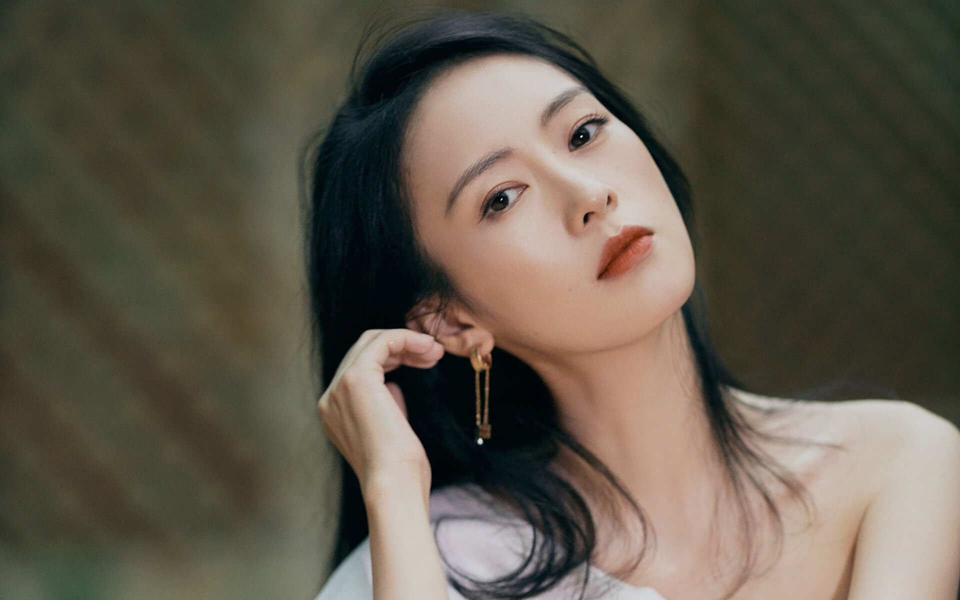 德罗赞进攻端展现绝对统治力，黄蜂上演高效攻防速胜奇才