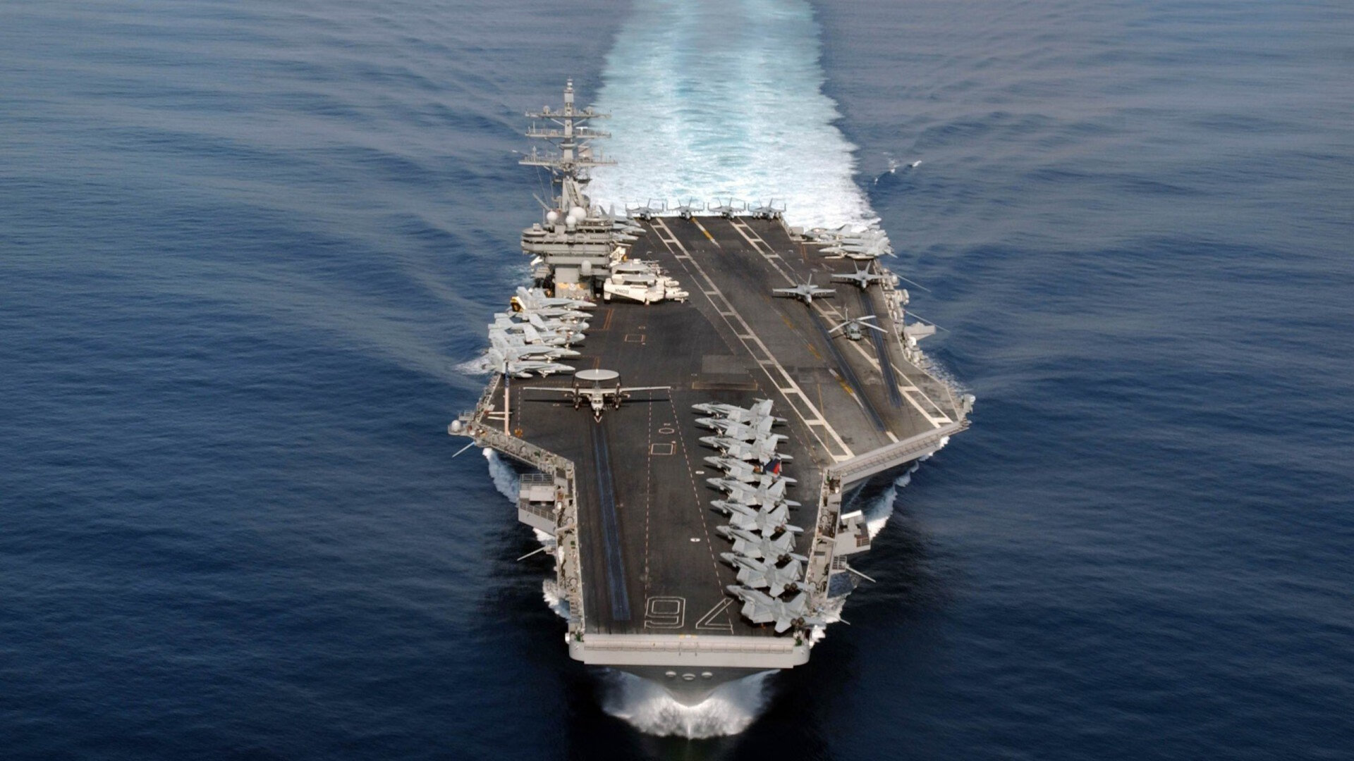 镜像之战，从上海滩到新奥尔良，霍勒迪如何在两个篮球宇宙中打出唯一赢家算法