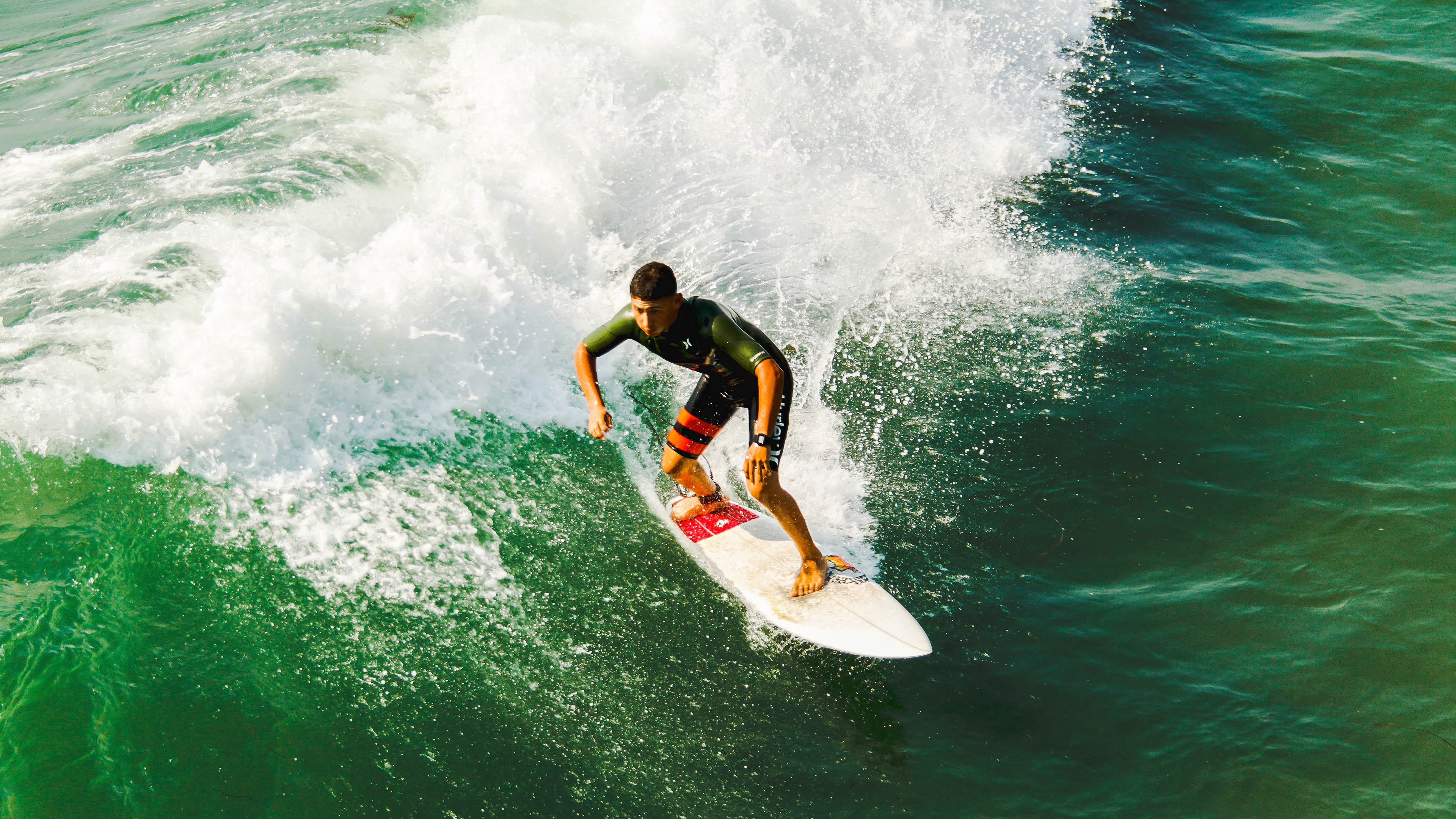 一波带走，当篮球术语穿透绿茵场，英格兰的西决时刻击沉尤文