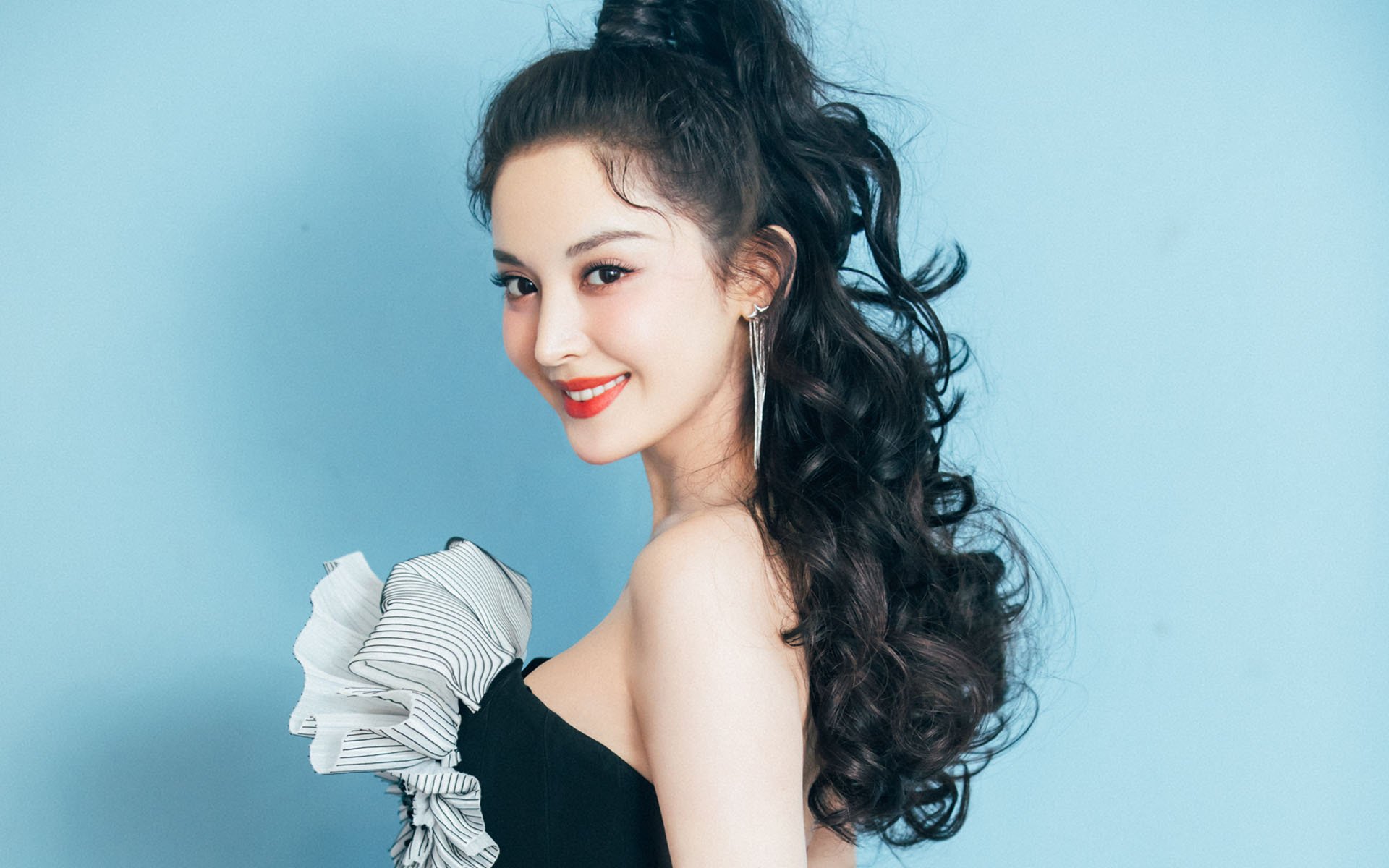 北境铁幕与星条利刃，2026世界杯F组美加之战，福登在强硬对抗中定义唯一性